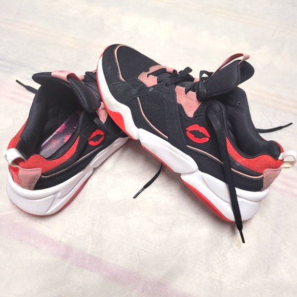 Puma Shoes - PUMA/Maybelline Collab Sneaker